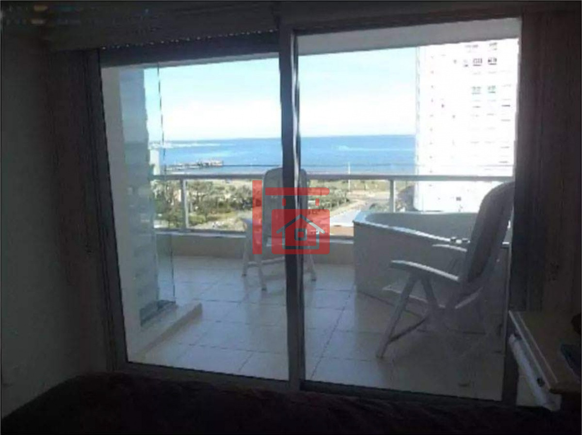 Apartamento ID.600 - Venta y alquiler temporario de apartamento de dos dormitorios en playa Mansa, Punta del Este