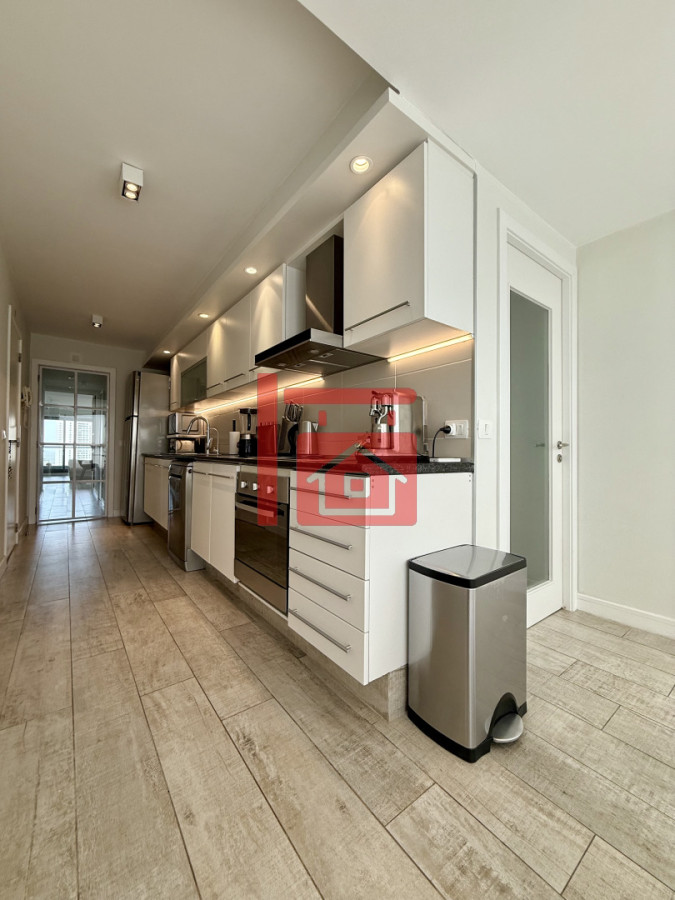 Apartamento ID.196 - Apartamento Penthouse finamente decorado de 3 dormitorios con parrillero propio en venta, Roosevelt Brava, Punta del Este