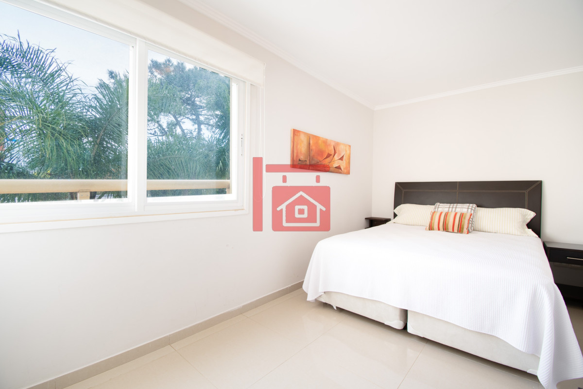 Apartamento ID.302 - Moderno Apartamento de 3 Dormitorios a Pocas Cuadras del Mar En Venta, Playa Brava