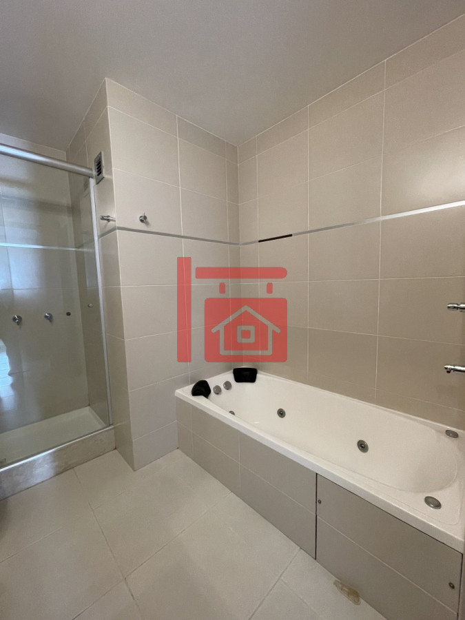 Apartamento ID.600 - Venta y alquiler temporario de apartamento de dos dormitorios en playa Mansa, Punta del Este