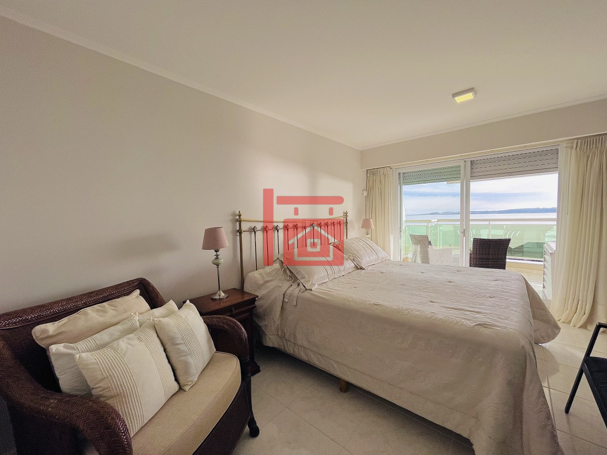Apartamento ID.119 - Apartamento de 3 Dormitorios sobre Playa Mansa, en Venta y Alquiler, Punta del Este
