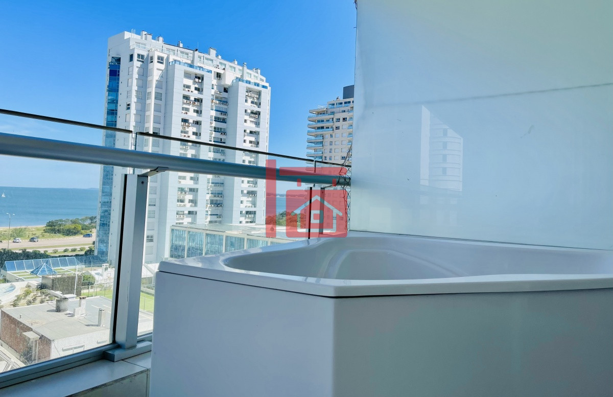 Apartamento ID.600 - Venta y alquiler temporario de apartamento de dos dormitorios en playa Mansa, Punta del Este