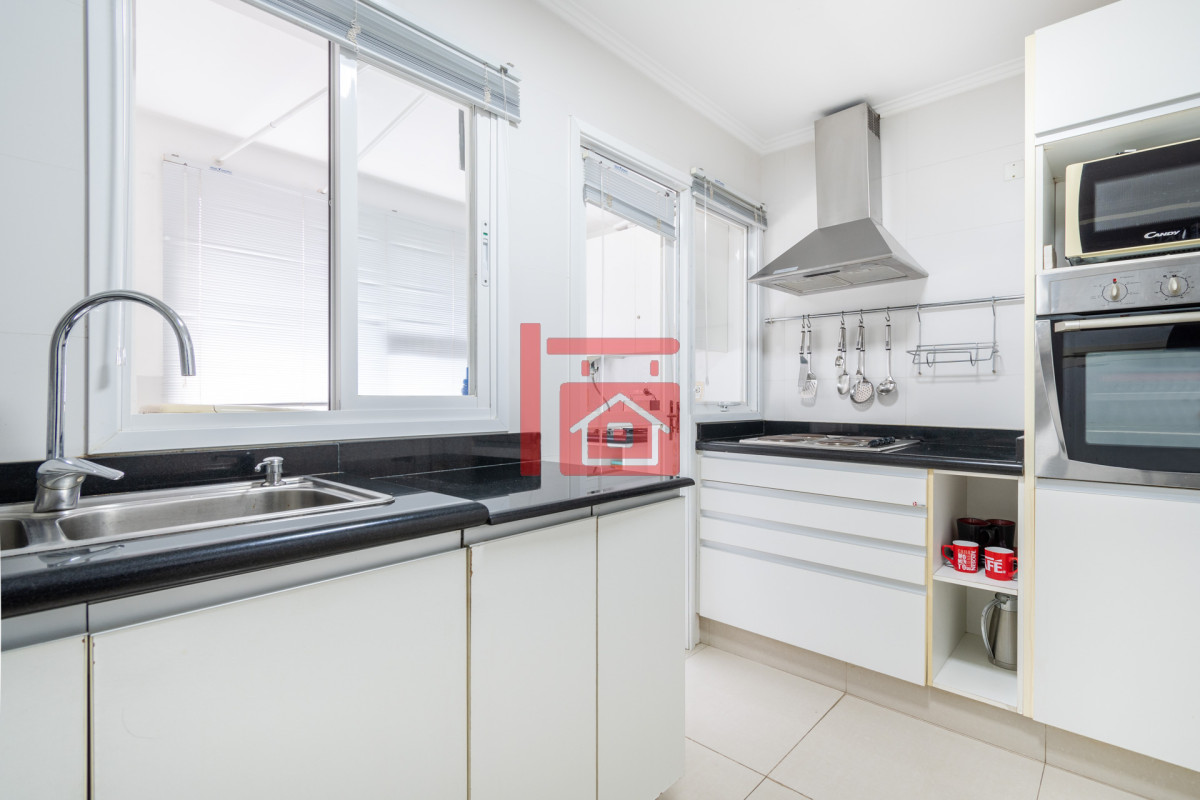 Apartamento ID.302 - Moderno Apartamento de 3 Dormitorios a Pocas Cuadras del Mar En Venta, Playa Brava