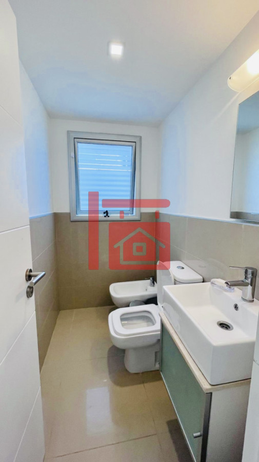 Apartamento ID.498 - Apartamento de 3 Dormitorios en Primera Línea del Mar, Playa Brava Punta del Este