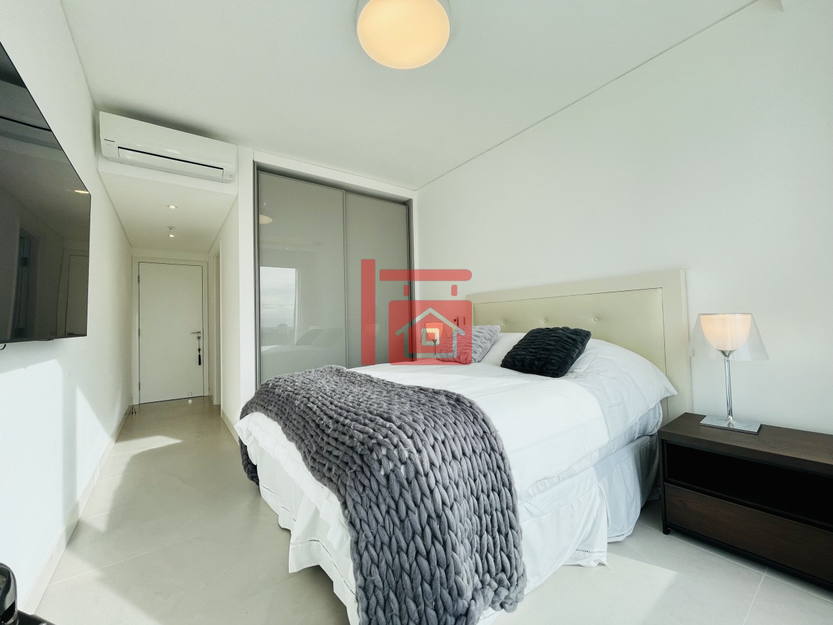 Apartamento ID.489 - Venta Espectacular Apartamento Frente al Mar, 3 Dormitorios, Le Parc Punta del Este