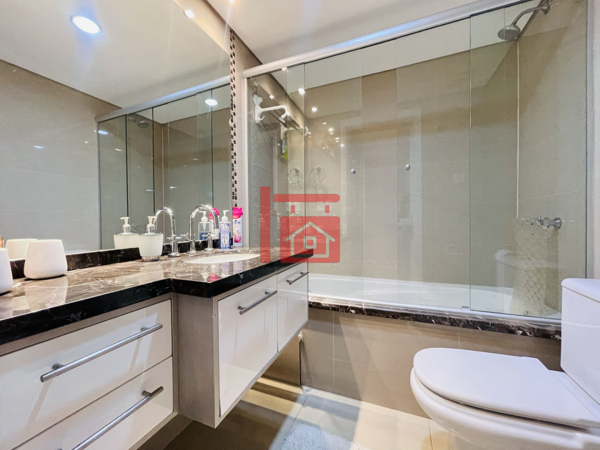 Apartamento ID.197 - Moderno Apartamento de 2 Dormitorios en Venta, Playa Mansa 