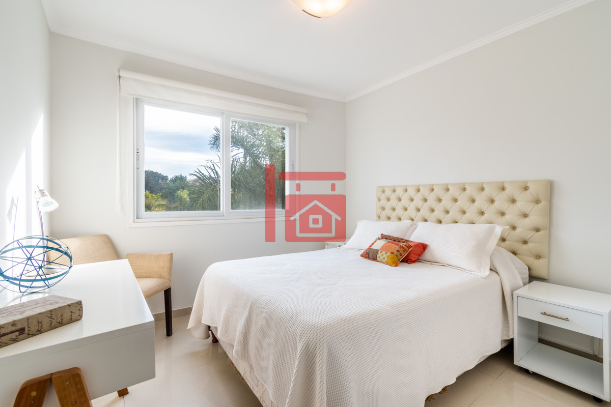 Apartamento ID.302 - Moderno Apartamento de 3 Dormitorios a Pocas Cuadras del Mar En Venta, Playa Brava