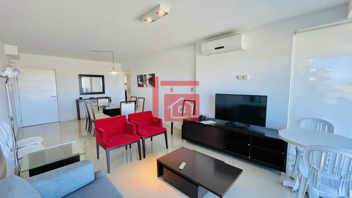 Apartamento ID.498 - Apartamento de 3 Dormitorios en Primera Línea del Mar, Playa Brava Punta del Este