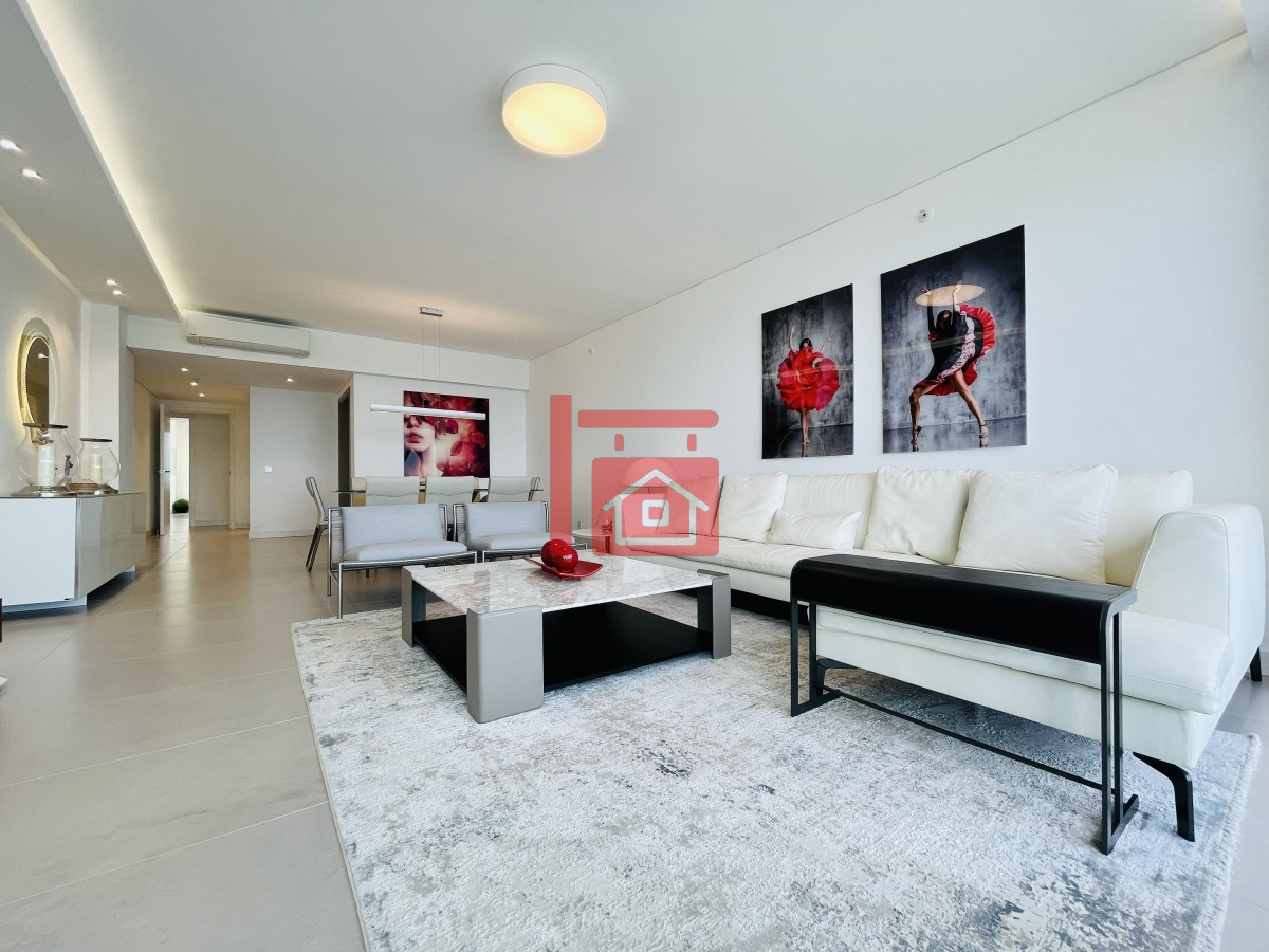 Apartamento ID.489 - Venta Espectacular Apartamento Frente al Mar, 3 Dormitorios, Le Parc Punta del Este