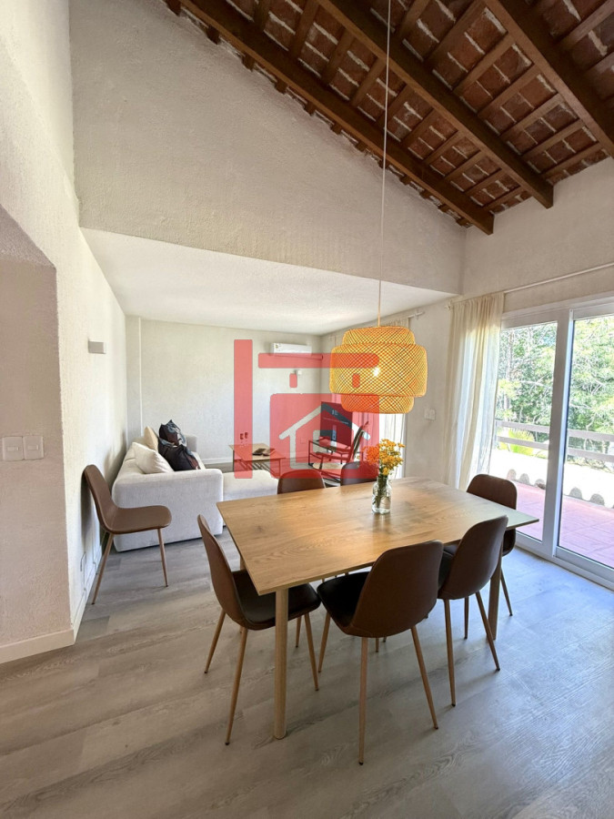 Apartamento ID.504 - Alquiler anual o invernal de apartamento dúplex con parrillero propio en Rincón del Indio