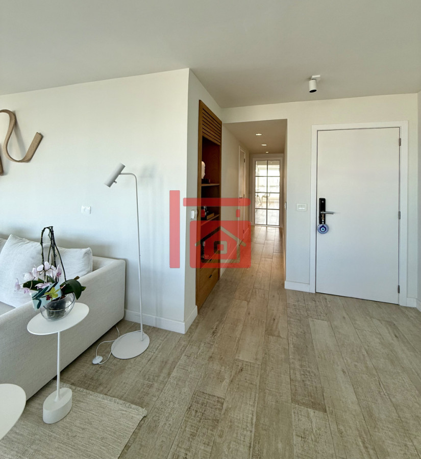 Apartamento ID.196 - Apartamento Penthouse finamente decorado de 3 dormitorios con parrillero propio en venta, Roosevelt Brava, Punta del Este