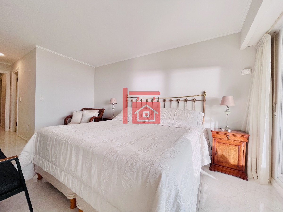 Apartamento ID.119 - Apartamento de 3 Dormitorios sobre Playa Mansa, en Venta y Alquiler, Punta del Este