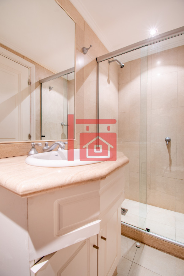 Apartamento ID.302 - Moderno Apartamento de 3 Dormitorios a Pocas Cuadras del Mar En Venta, Playa Brava