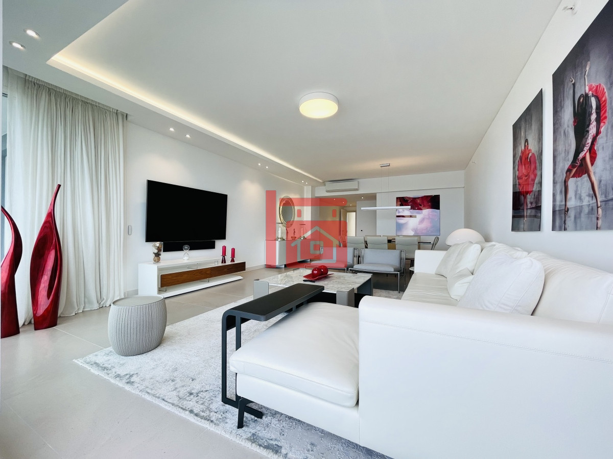 Apartamento ID.489 - Venta Espectacular Apartamento Frente al Mar, 3 Dormitorios, Le Parc Punta del Este