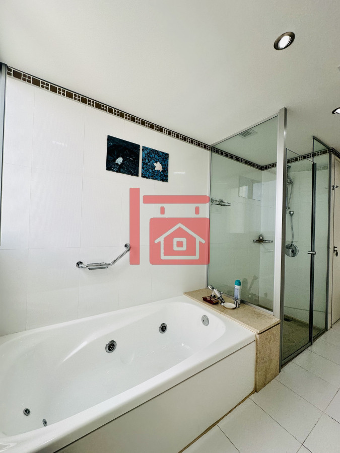 Apartamento ID.233 - Oportunidad en Venta! Apartamento sobre playa Brava de 3 Dormitorios más Dependencia, Torre Le Parc