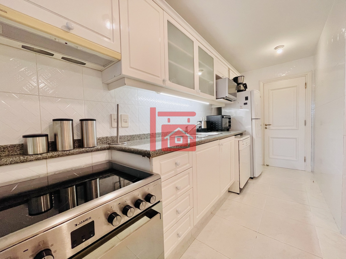 Apartamento ID.119 - Apartamento de 3 Dormitorios sobre Playa Mansa, en Venta y Alquiler, Punta del Este