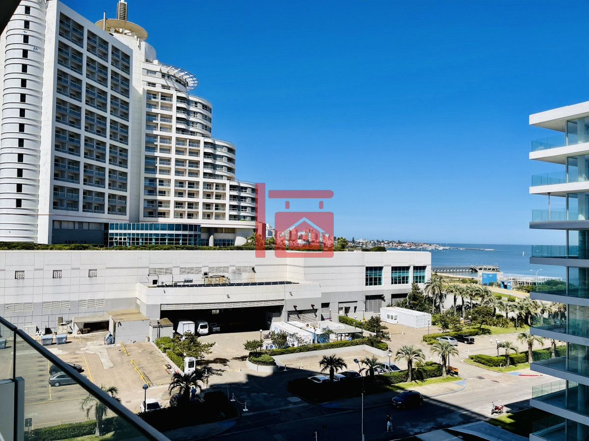 Apartamento ID.600 - Venta y alquiler temporario de apartamento de dos dormitorios en playa Mansa, Punta del Este