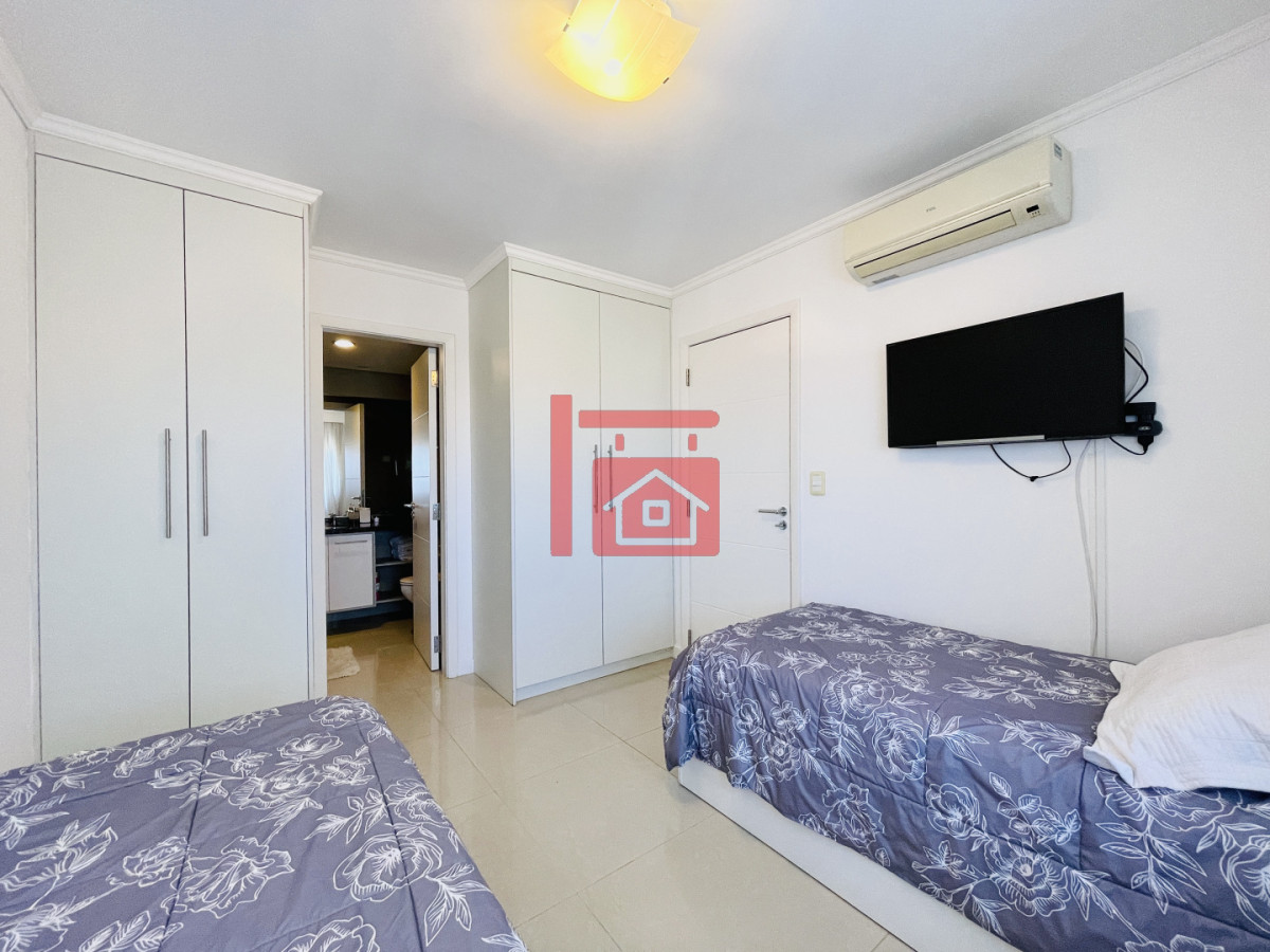 Apartamento ID.197 - Moderno Apartamento de 2 Dormitorios en Venta, Playa Mansa 