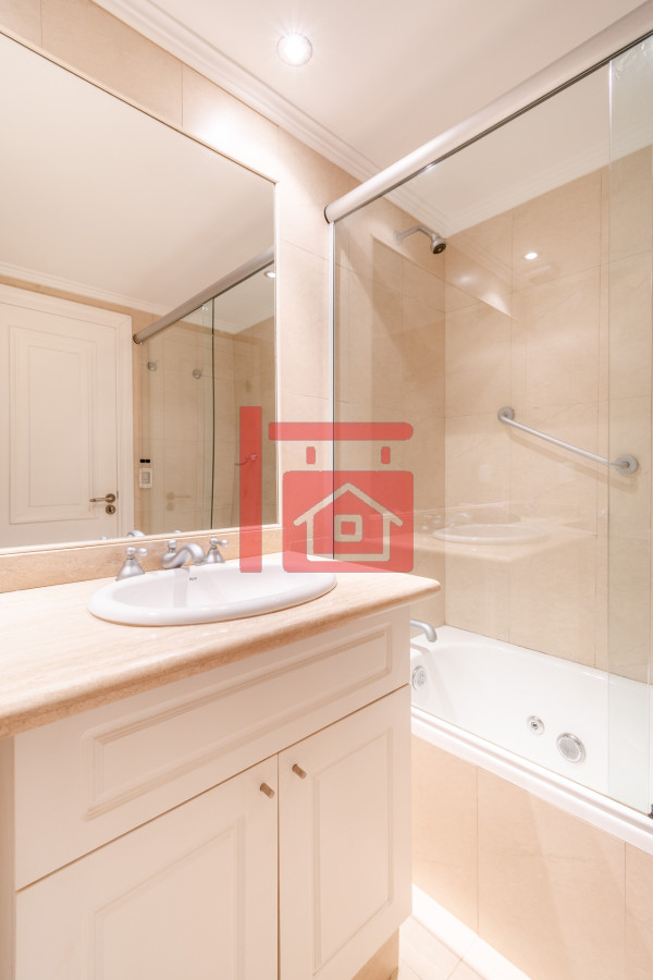 Apartamento ID.302 - Moderno Apartamento de 3 Dormitorios a Pocas Cuadras del Mar En Venta, Playa Brava