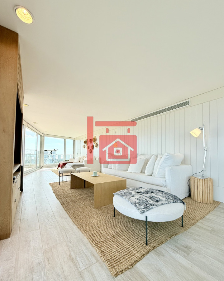 Apartamento ID.196 - Apartamento Penthouse finamente decorado de 3 dormitorios con parrillero propio en venta, Roosevelt Brava, Punta del Este