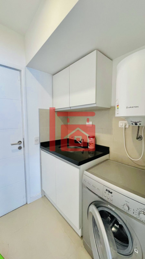 Apartamento ID.498 - Apartamento de 3 Dormitorios en Primera Línea del Mar, Playa Brava Punta del Este