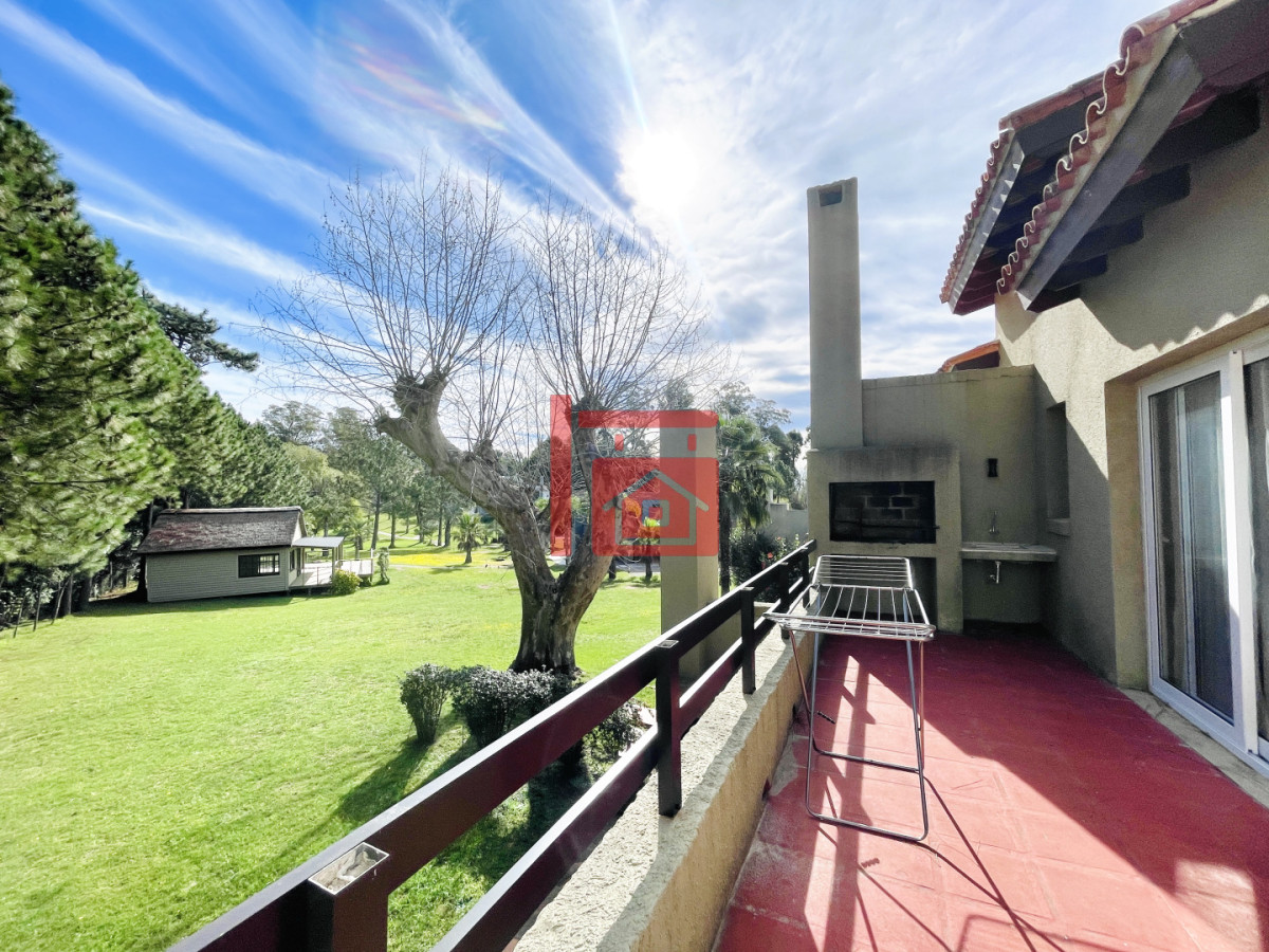 Apartamento ID.504 - Alquiler anual o invernal de apartamento dúplex con parrillero propio en Rincón del Indio