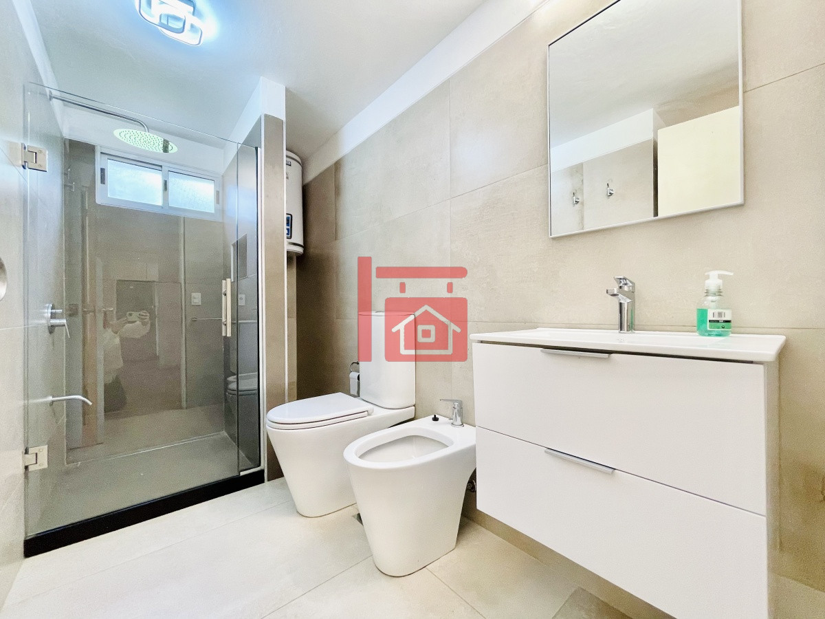 Casa ID.222 - Casa de 4 Dormitorios, Parrillero y Piscina a pocos metros del Mar, Playa Mansa