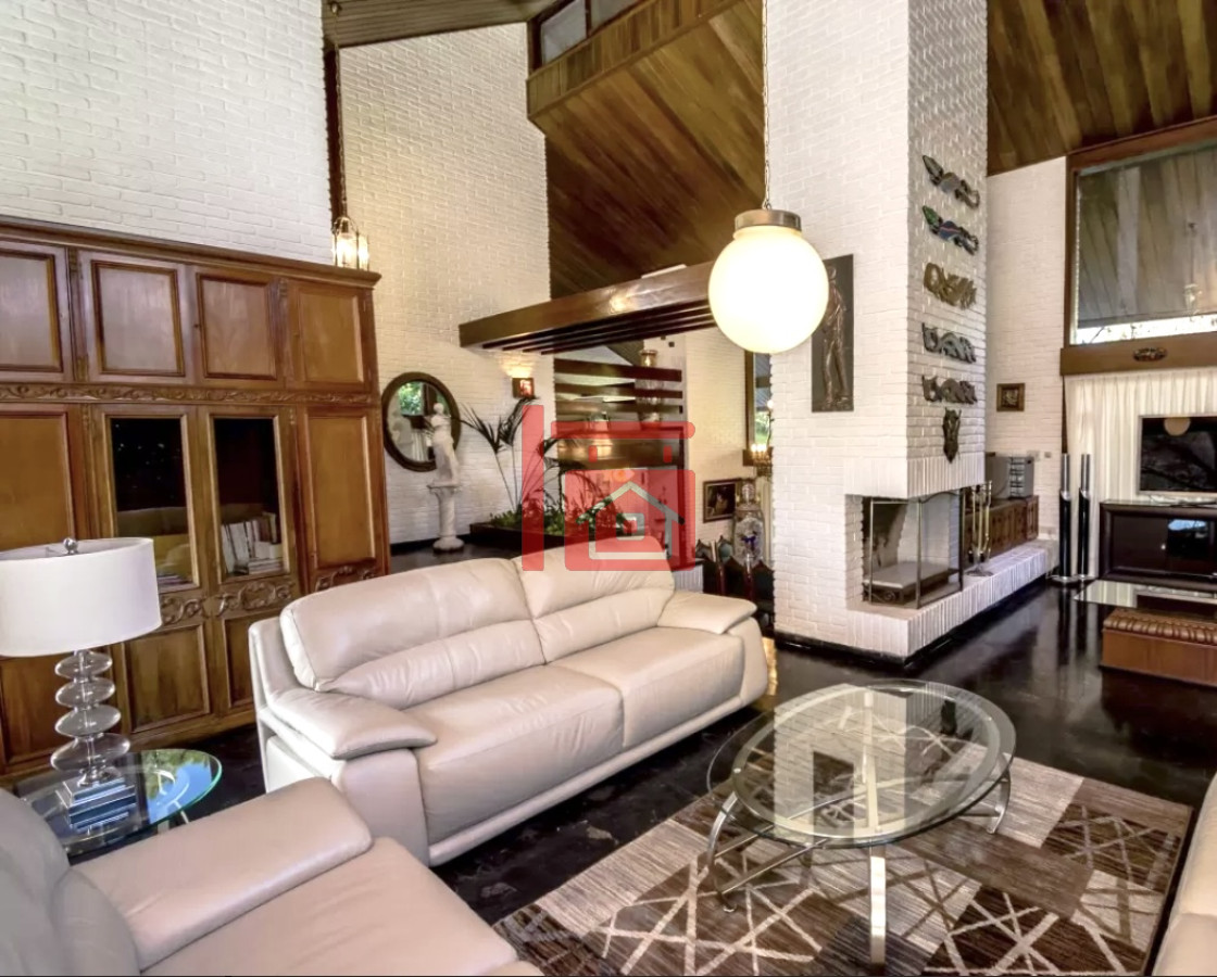 Casa ID.42 - Excelente Casa de 4 Dormitorios en Playa Mansa, Ideal para vivir todo el año