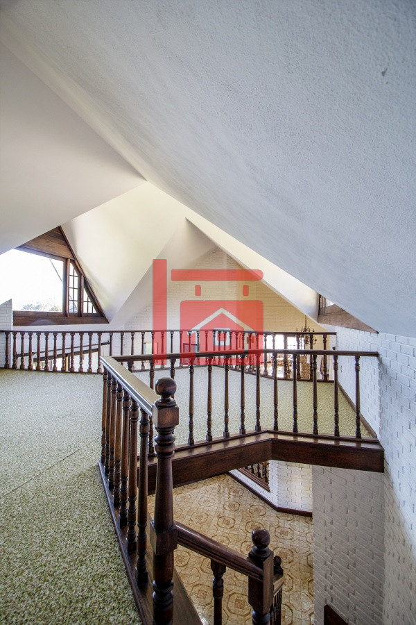 Casa ID.1307 - Venta de Casa de 4 Dormitorios y Piscina con gran parque en Playa Mansa, Punta del Este