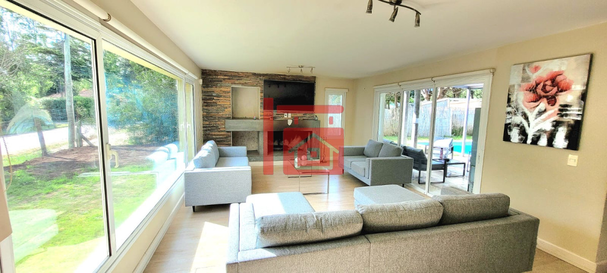 Casa ID.509 - Casa moderna de 5 dormitorios y Piscina Climatizada en Punta del Este