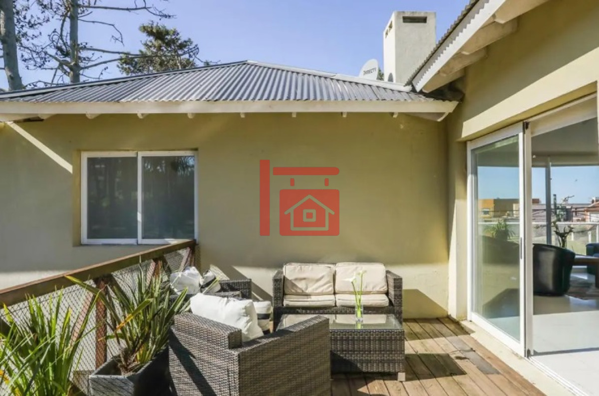 Casa ID.539 - Excelente Casa de 6 Dormitorios y Piscina en Montoya, La Barra