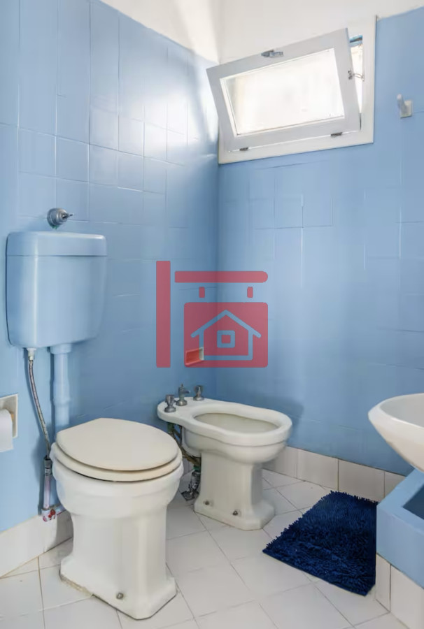 Casa ID.763 - Gran Casa en Venta sobre el Mar de 5 Dormitorios y Dependencia en Península, Punta del Este