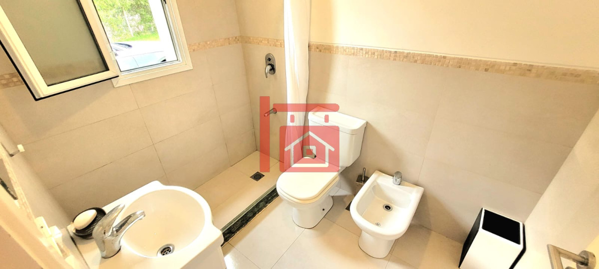 Casa ID.509 - Casa moderna de 5 dormitorios y Piscina Climatizada en Punta del Este