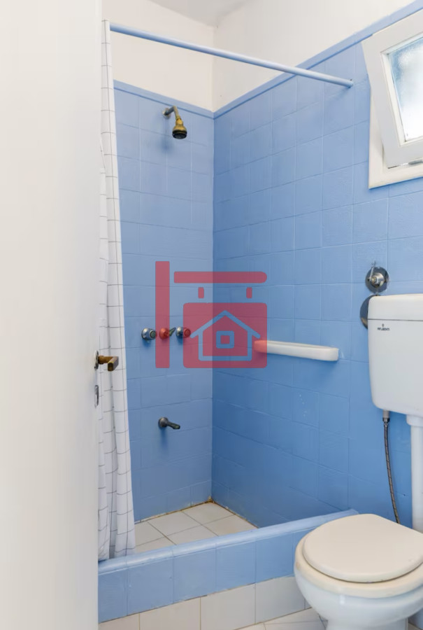 Casa ID.763 - Gran Casa en Venta sobre el Mar de 5 Dormitorios y Dependencia en Península, Punta del Este