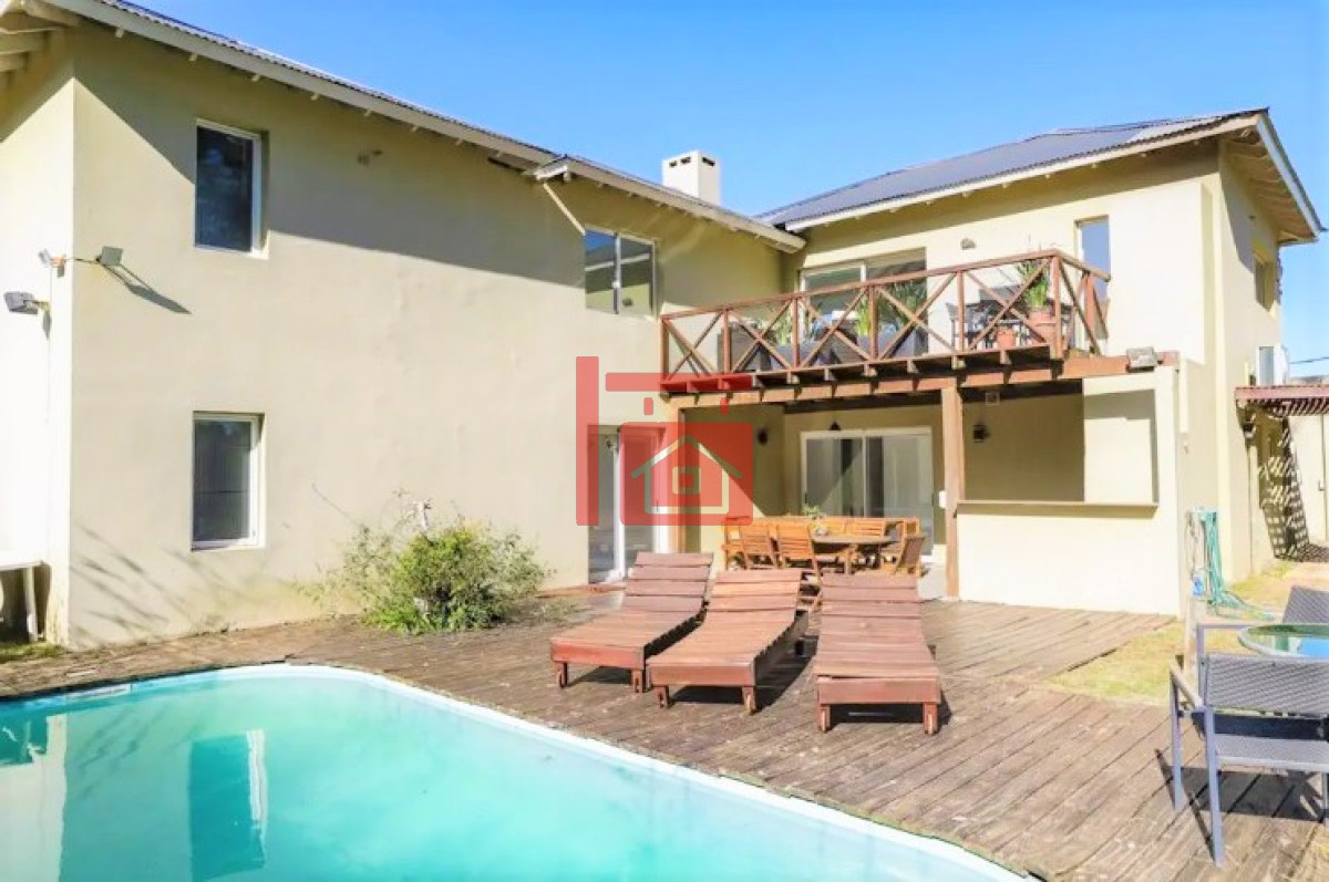 Casa ID.539 - Excelente Casa de 6 Dormitorios y Piscina en Montoya, La Barra