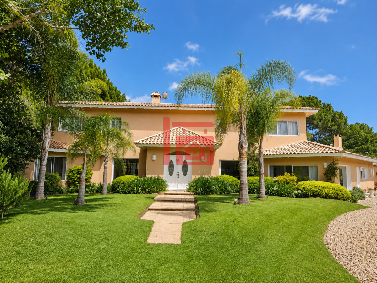 Casa ID.1189 - Excelente Casa de 5 Dormitorios en Barrio Privado La Arbolada, Punta del Este
