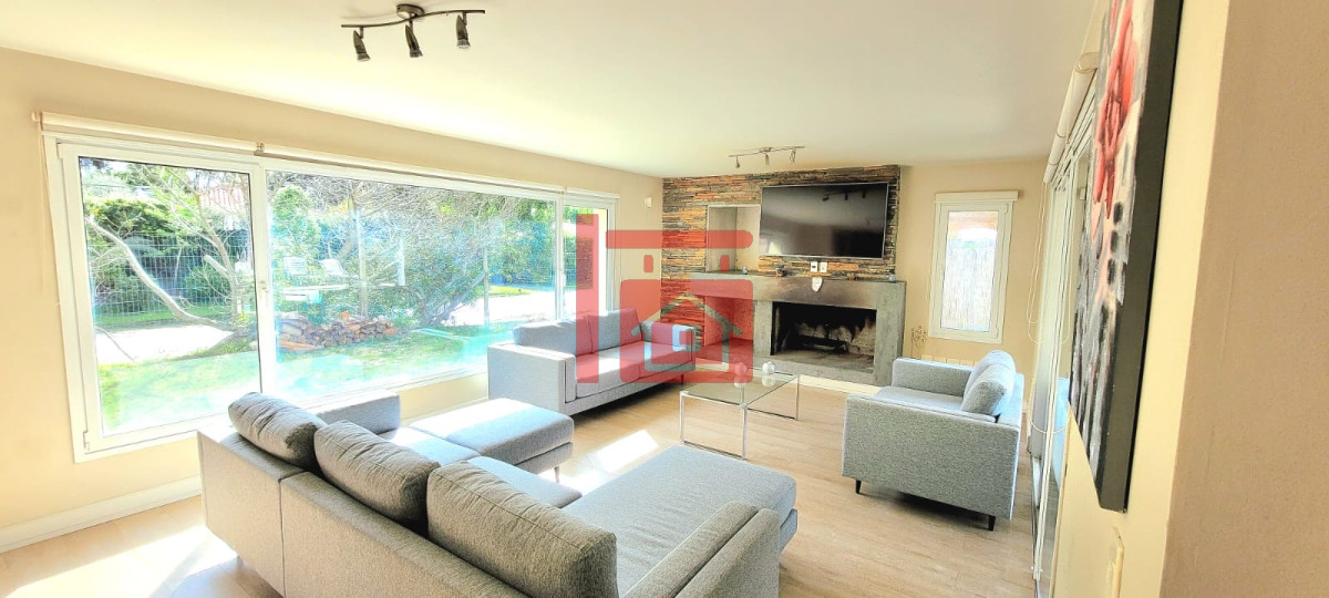 Casa ID.509 - Casa moderna de 5 dormitorios y Piscina Climatizada en Punta del Este