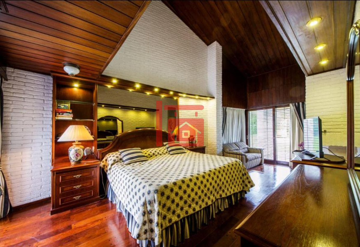 Casa ID.42 - Excelente Casa de 4 Dormitorios en Playa Mansa, Ideal para vivir todo el año