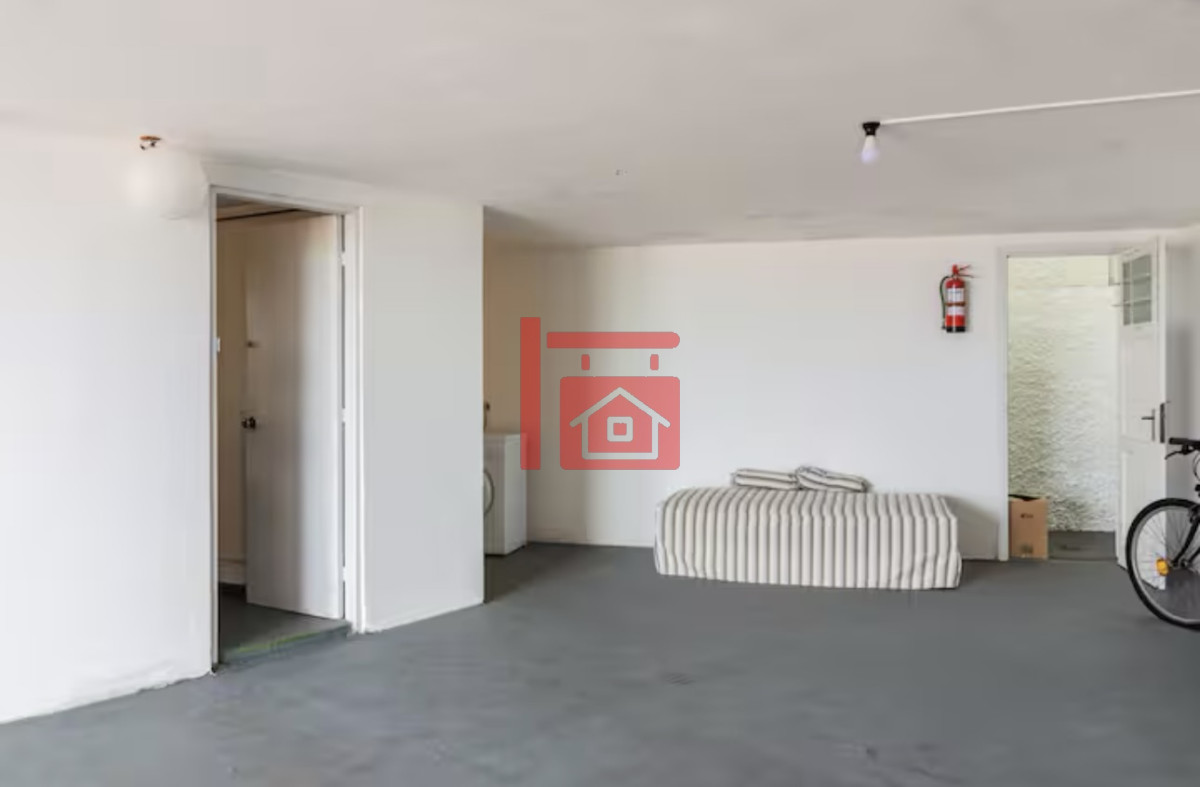 Casa ID.763 - Gran Casa en Venta sobre el Mar de 5 Dormitorios y Dependencia en Península, Punta del Este