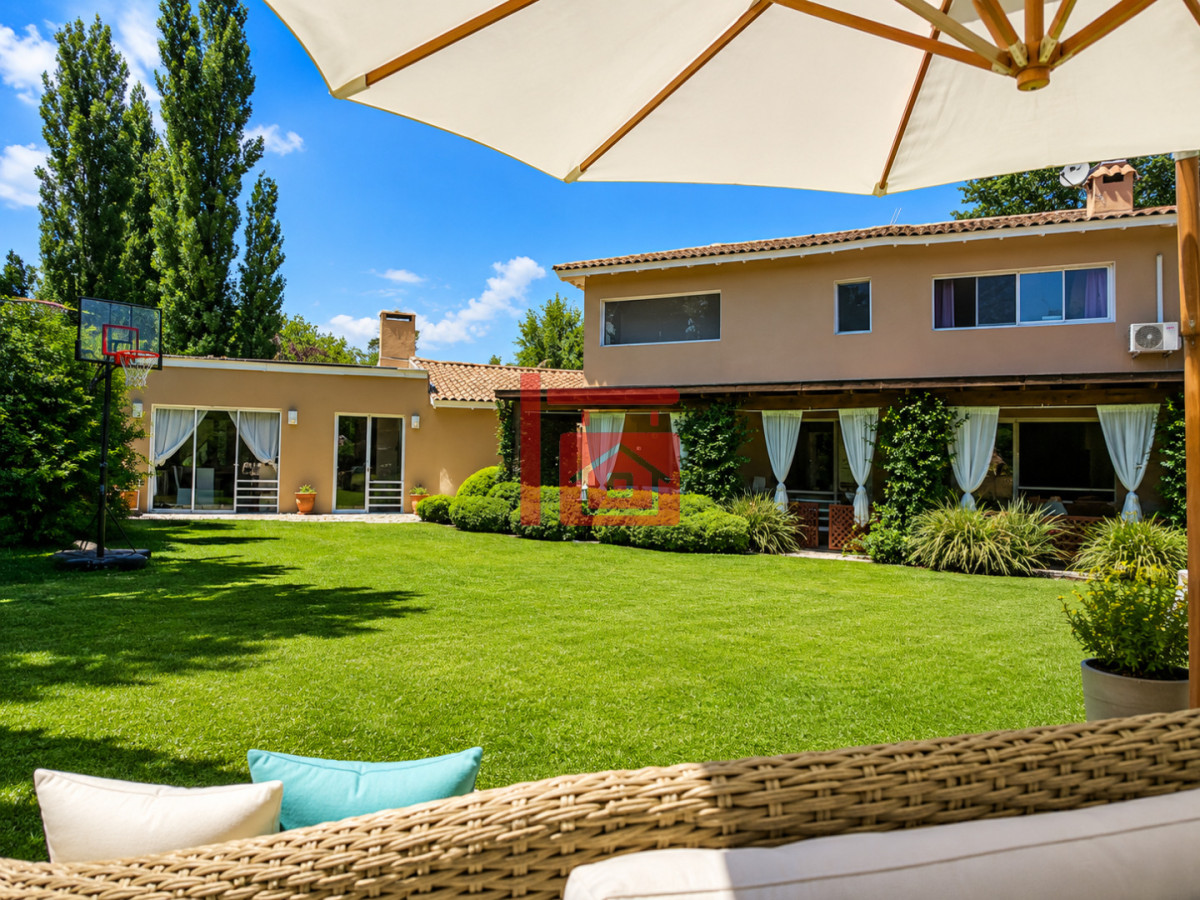 Casa ID.1189 - Excelente Casa de 5 Dormitorios en Barrio Privado La Arbolada, Punta del Este
