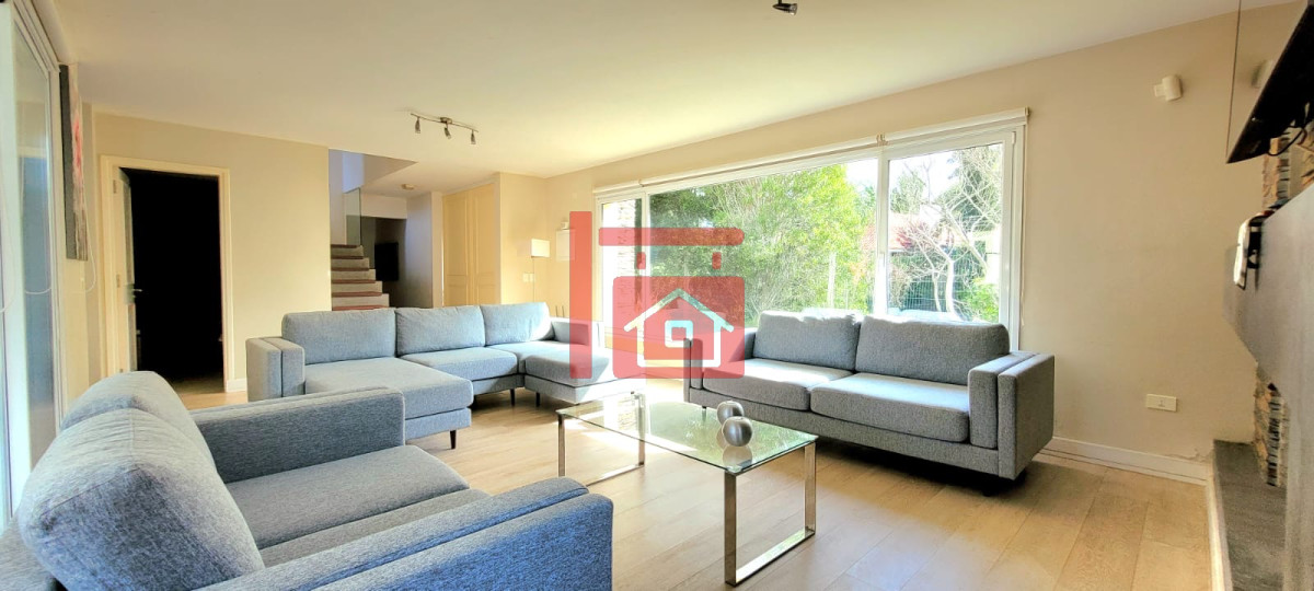 Casa ID.509 - Casa moderna de 5 dormitorios y Piscina Climatizada en Punta del Este