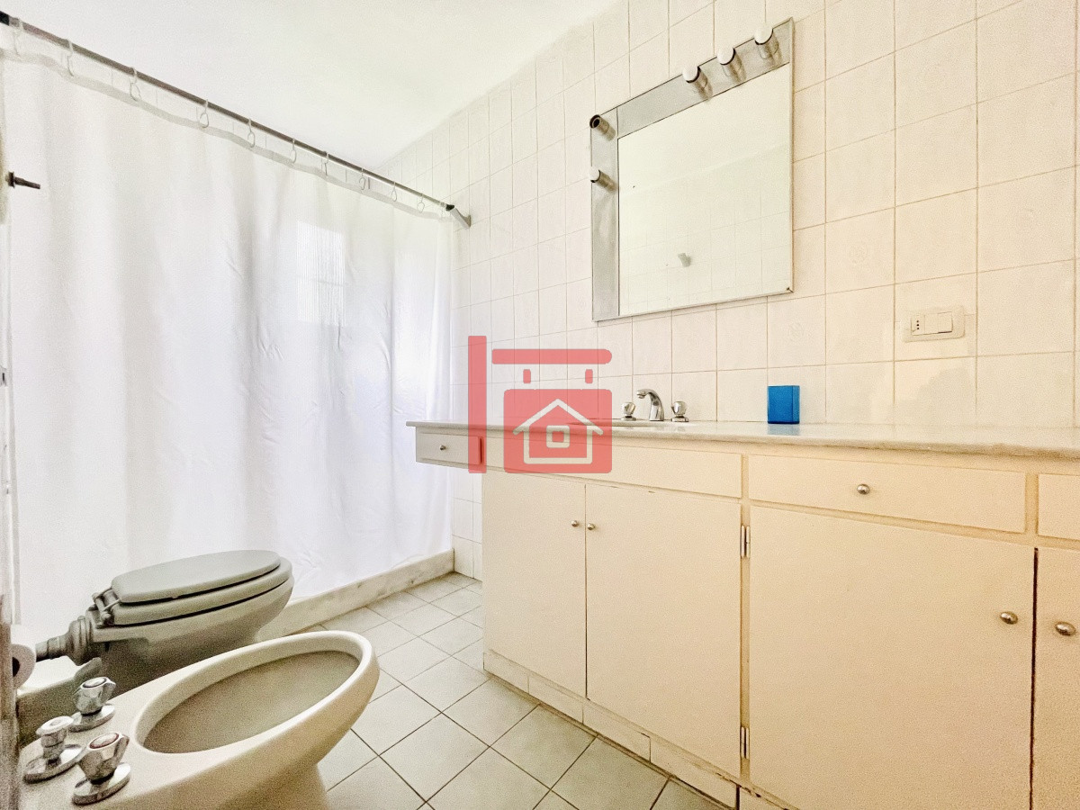 Casa ID.222 - Casa de 4 Dormitorios, Parrillero y Piscina a pocos metros del Mar, Playa Mansa