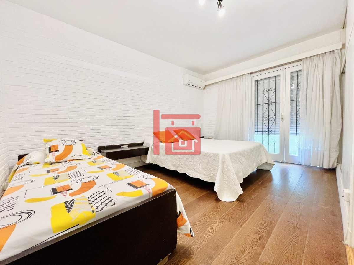 Casa ID.222 - Casa de 4 Dormitorios, Parrillero y Piscina a pocos metros del Mar, Playa Mansa