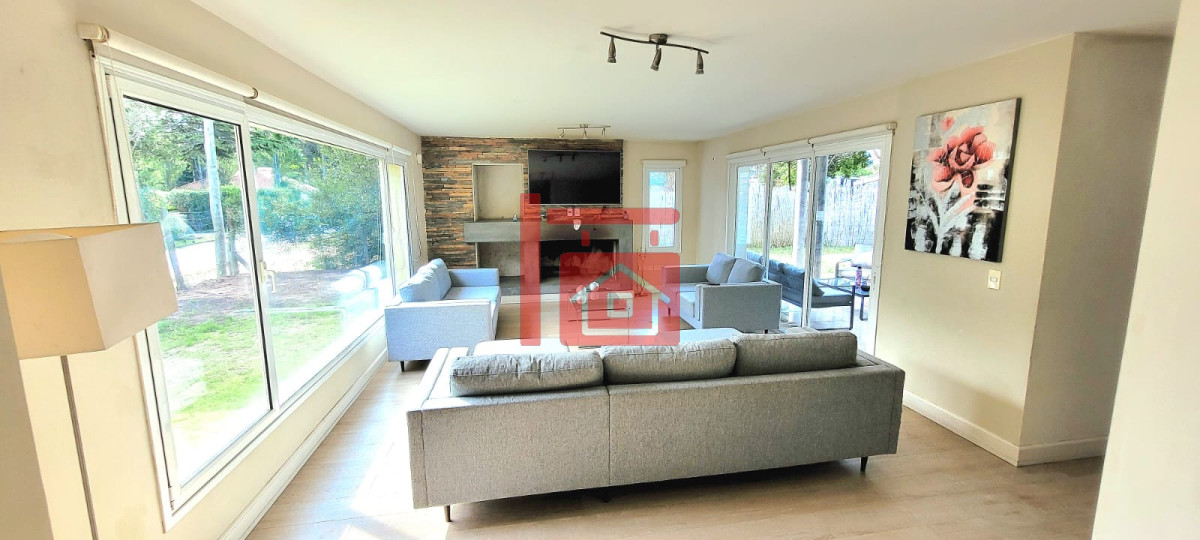 Casa ID.509 - Casa moderna de 5 dormitorios y Piscina Climatizada en Punta del Este