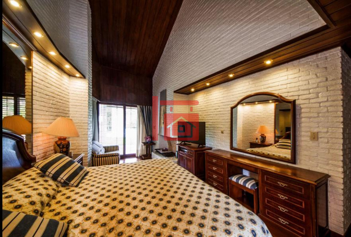 Casa ID.42 - Excelente Casa de 4 Dormitorios en Playa Mansa, Ideal para vivir todo el año