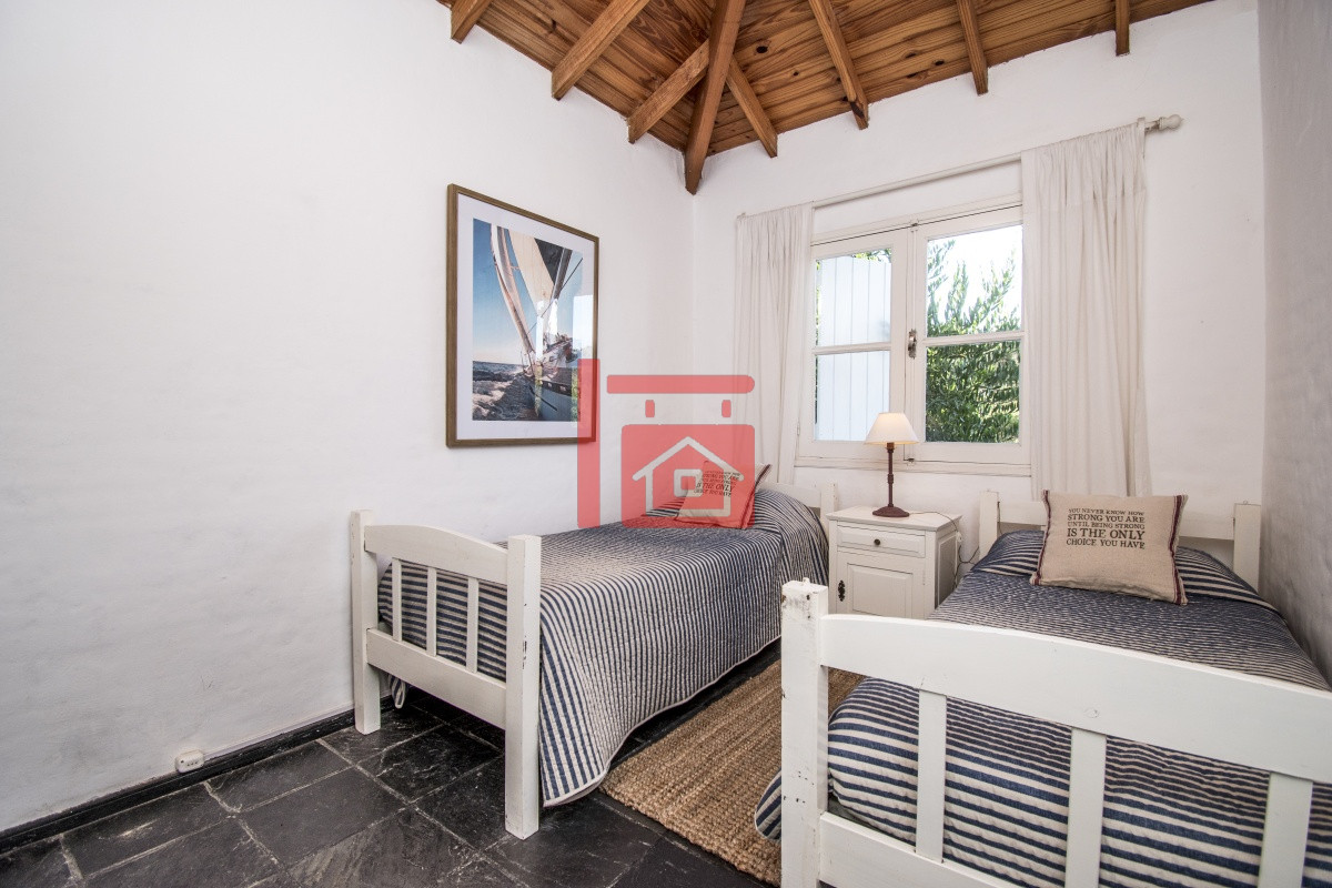 Casa ID.510 - Excelente Casa de 4 Dormitorios con Piscina y Parrillero en Montoya, La Barra