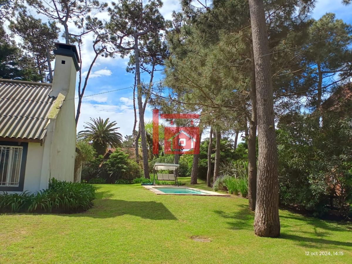 Casa ID.409 - Casa de 3 Dormitorios más Dependencia y Piscina, en Aidy Grill Punta del Este, Ubicada a pasos del Mar