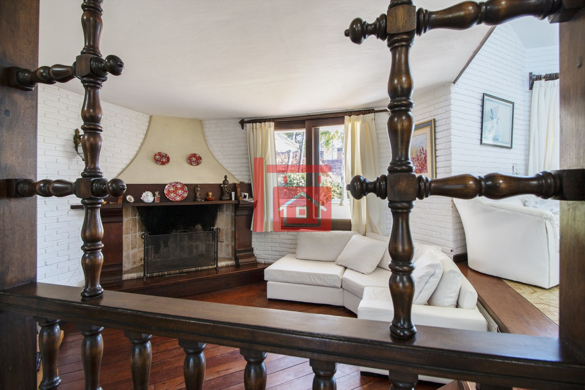 Casa ID.1307 - Venta de Casa de 4 Dormitorios y Piscina con gran parque en Playa Mansa, Punta del Este