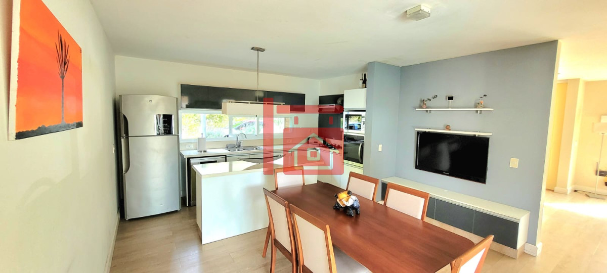 Casa ID.509 - Casa moderna de 5 dormitorios y Piscina Climatizada en Punta del Este