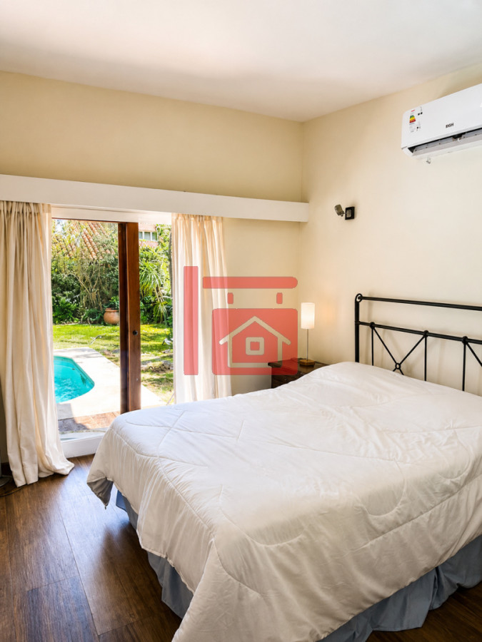 Casa ID.1167 - Casa de 4 Dormitorios, Piscina Climatizada y Barbacoa a solo 500 metros del mar - Playa Mansa, Punta del Este